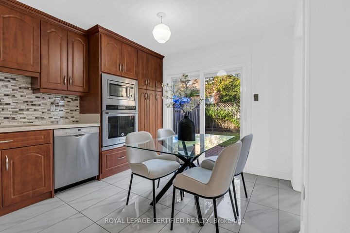 Photo 22 at 5513 Holbrook Road, Central Erin Mills, Mississauga