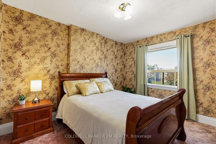 Photo 14 at 20 Coates Avenue, Oakwood Village, Toronto