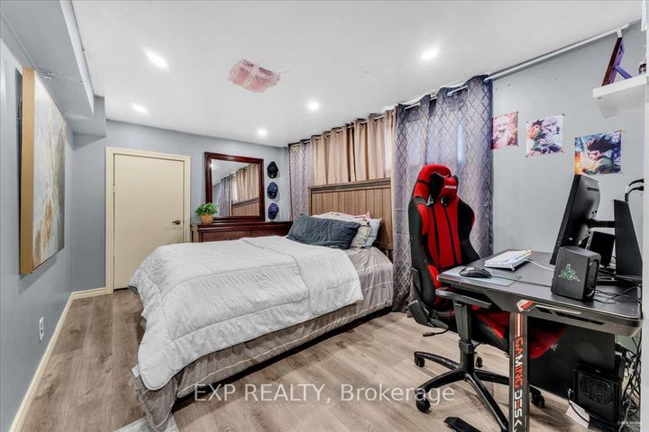 Photo 33 at 21 Kanarick Crescent, Jane Heights, Toronto