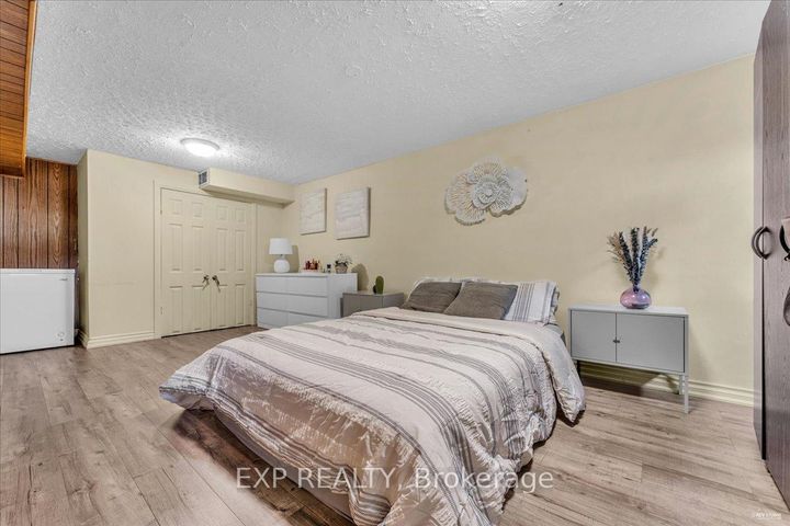 Photo 36 at 21 Kanarick Crescent, Jane Heights, Toronto