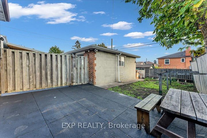 Photo 44 at 21 Kanarick Crescent, Jane Heights, Toronto