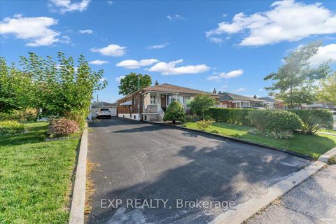 Photo 1 at 21 Kanarick Crescent, Jane Heights, Toronto
