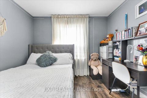Photo 22 at 21 Kanarick Crescent, Jane Heights, Toronto