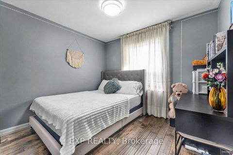 Photo 23 at 21 Kanarick Crescent, Jane Heights, Toronto