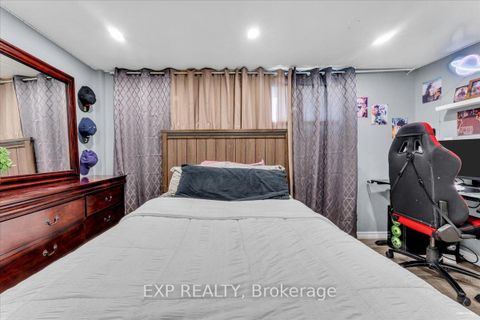 Photo 35 at 21 Kanarick Crescent, Jane Heights, Toronto