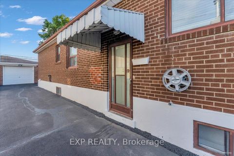 Photo 41 at 21 Kanarick Crescent, Jane Heights, Toronto
