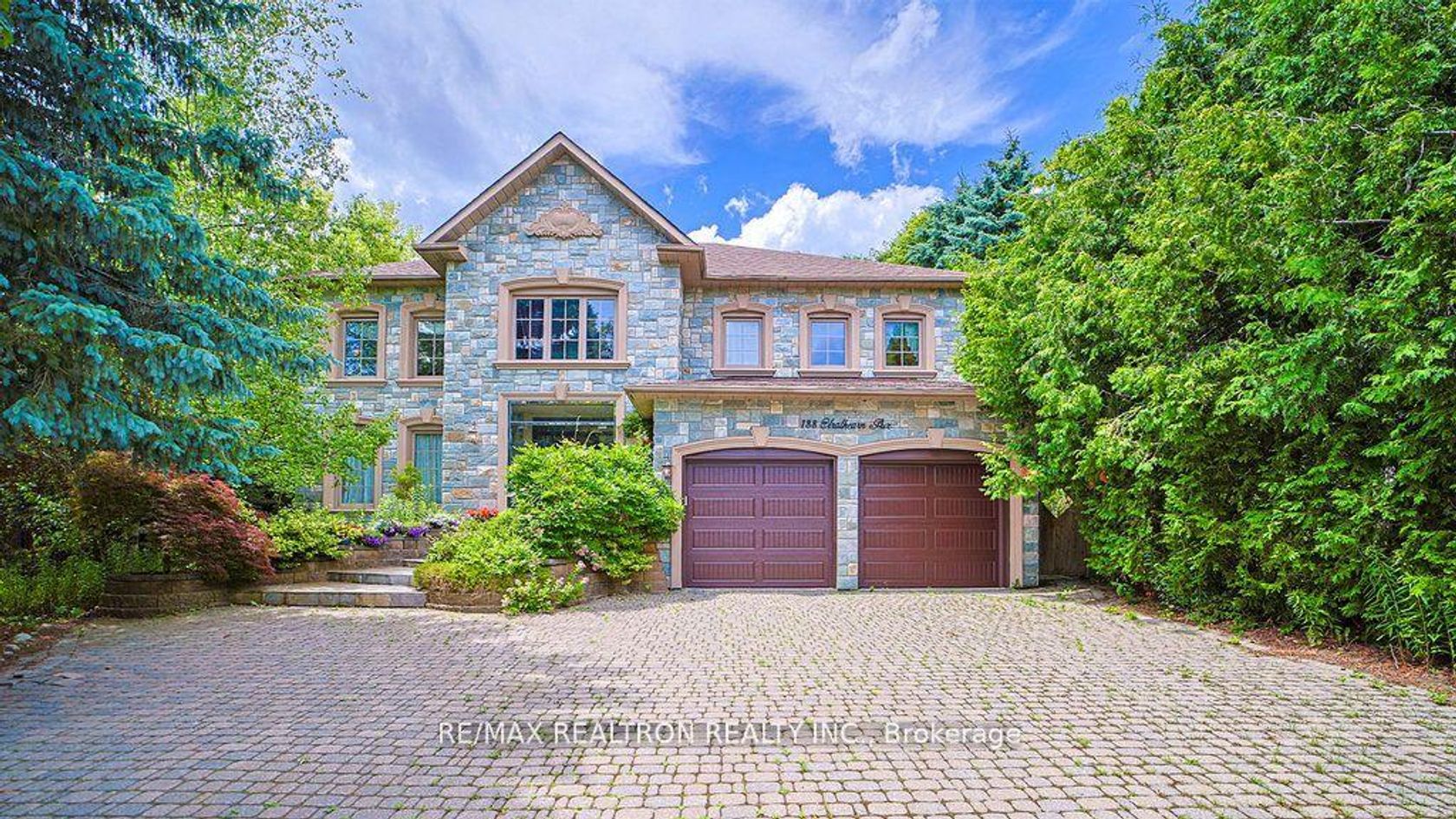 188 Strathearn Avenue, Bayview Hill, Richmond Hill by Loree Meneguzzi Real Estate 188 Strathearn Avenue, Bayview Hill, Richmond Hill