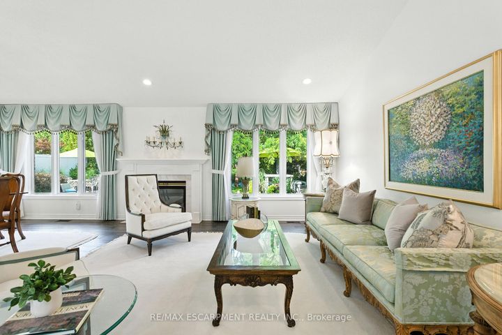Photo 9 at 1104 Crofton Way, Tyandaga, Burlington