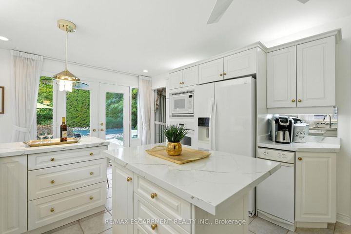 Photo 16 at 1104 Crofton Way, Tyandaga, Burlington