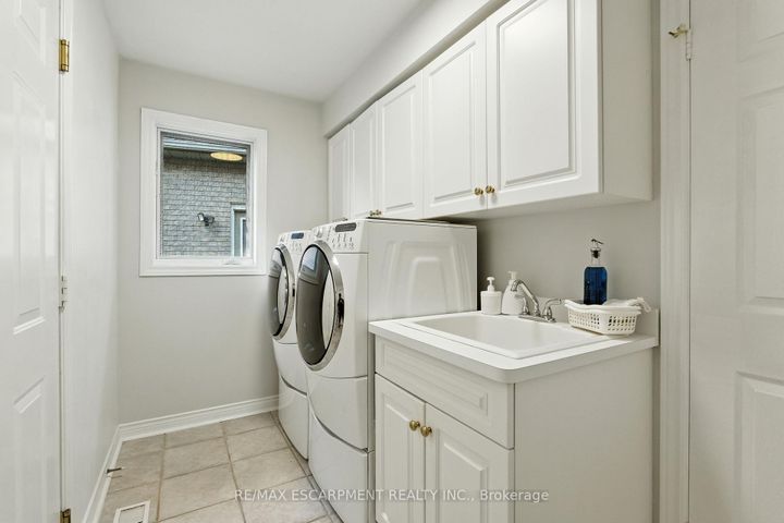 Photo 17 at 1104 Crofton Way, Tyandaga, Burlington
