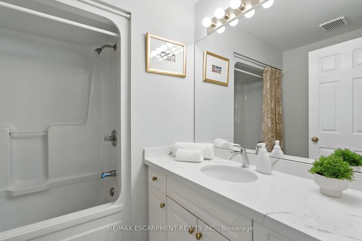 Photo 19 at 1104 Crofton Way, Tyandaga, Burlington
