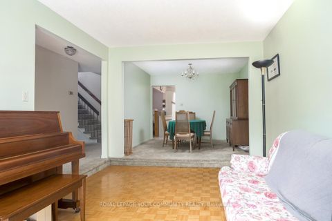 Photo 10 at 42 Lillooet Crescent, North Richvale, Richmond Hill