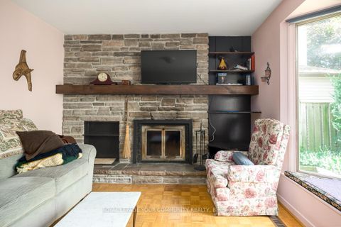 Photo 13 at 42 Lillooet Crescent, North Richvale, Richmond Hill