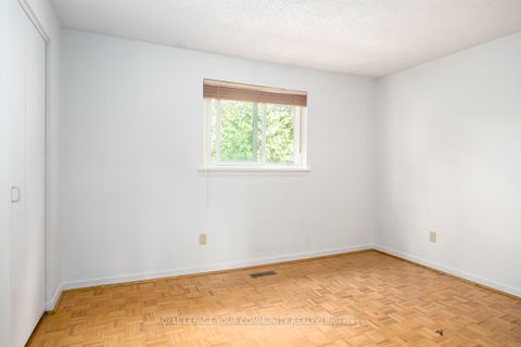 Photo 23 at 42 Lillooet Crescent, North Richvale, Richmond Hill