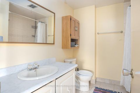 Photo 25 at 42 Lillooet Crescent, North Richvale, Richmond Hill