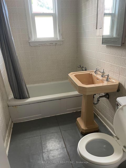 Photo 12 at 11 Flamingo Crescent, Amesbury, Toronto