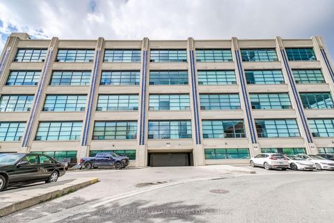 Photo 2 at 126 - 1001 Roselawn Avenue, Belgravia, Toronto