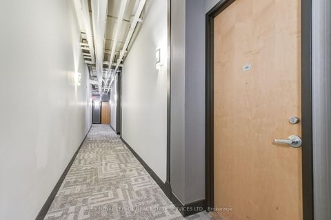 Photo 4 at 126 - 1001 Roselawn Avenue, Belgravia, Toronto