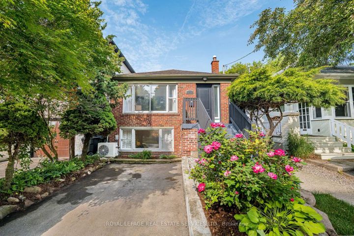 Photo 3 at 6 Twelfth Street, New Toronto, Toronto