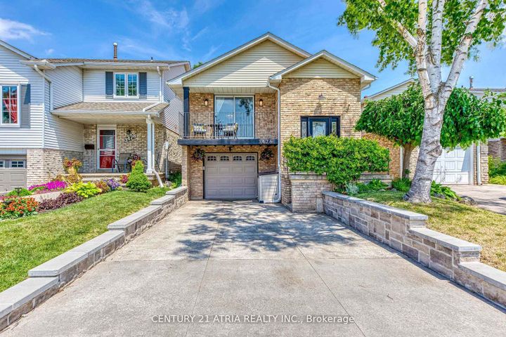 Photo 1 at 3476 Hannibal Road, Palmer, Burlington