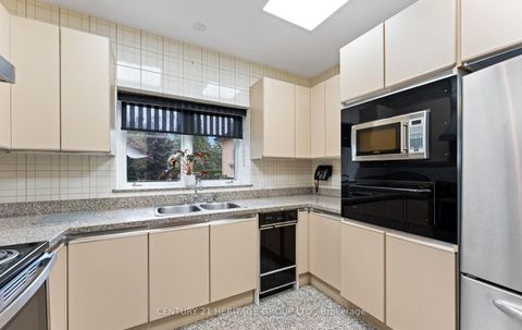 Photo 17 at 150 Collard Drive, King City, King Photo 17 at 150 Collard Drive, King City, King