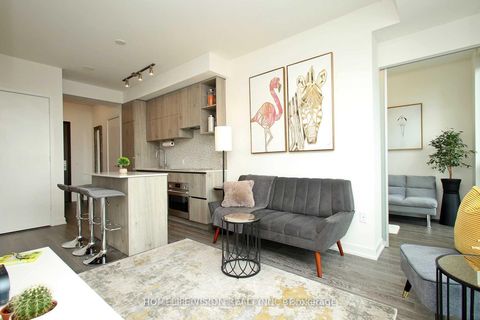 Photo 4 at 2009 - 1 Yorkville Avenue, Annex, Toronto