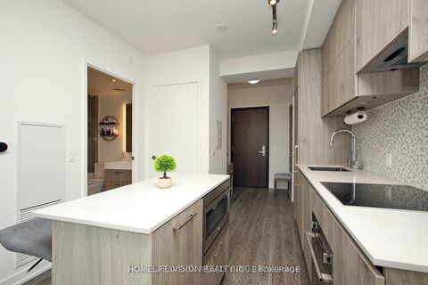 Photo 7 at 2009 - 1 Yorkville Avenue, Annex, Toronto