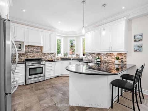 Photo 8 at 130 Innville Crescent, BR Bronte, Oakville
