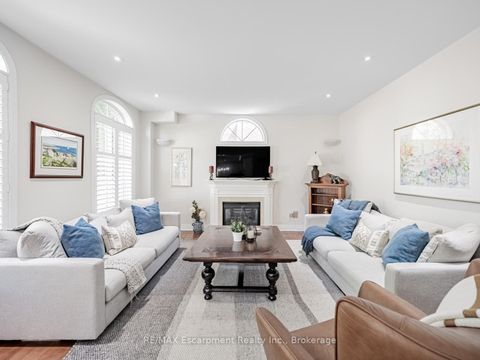 Photo 12 at 130 Innville Crescent, BR Bronte, Oakville
