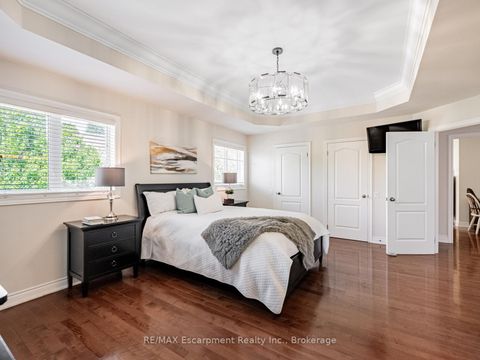Photo 18 at 130 Innville Crescent, BR Bronte, Oakville