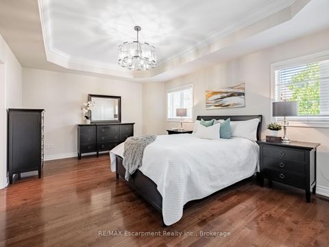 Photo 19 at 130 Innville Crescent, BR Bronte, Oakville