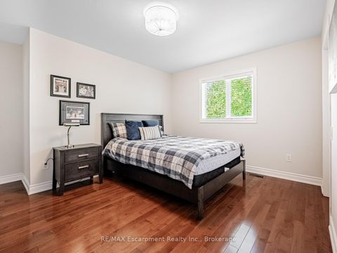 Photo 25 at 130 Innville Crescent, BR Bronte, Oakville