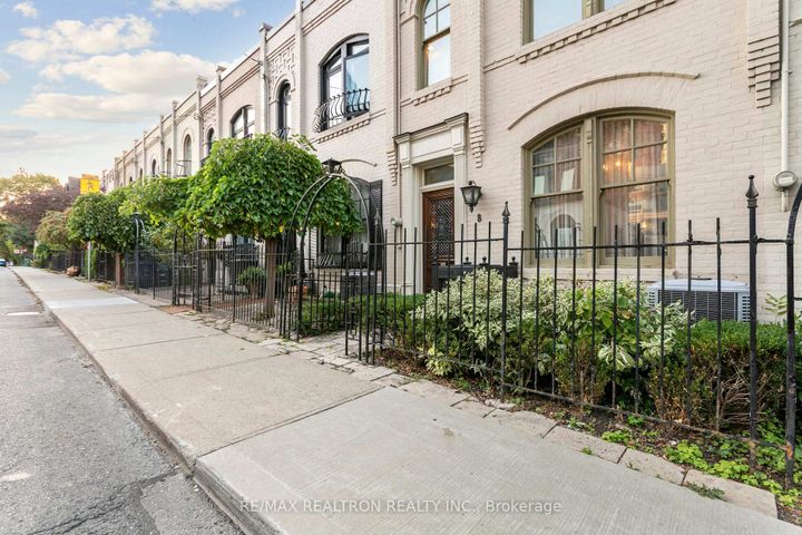 Photo 1 at 8 Belmont Street, Annex, Toronto