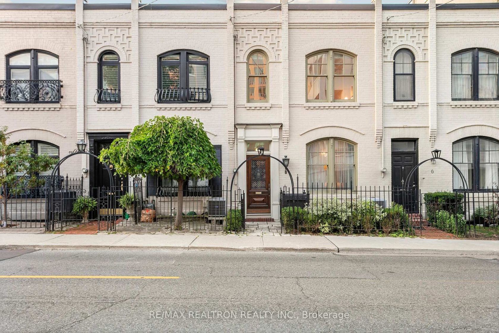 8 Belmont Street, Annex, Toronto 2