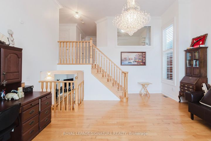 Photo 15 at 49 Carnoustie Crescent, Jefferson, Richmond Hill