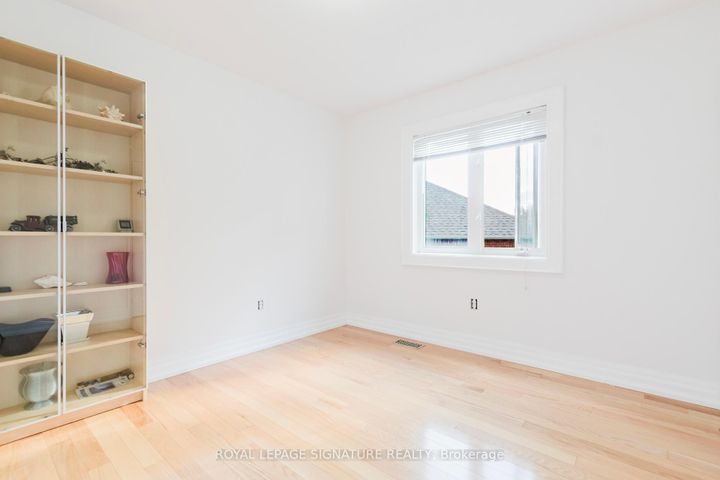 Photo 25 at 49 Carnoustie Crescent, Jefferson, Richmond Hill