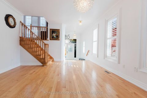 Photo 2 at 49 Carnoustie Crescent, Jefferson, Richmond Hill