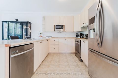 Photo 6 at 49 Carnoustie Crescent, Jefferson, Richmond Hill