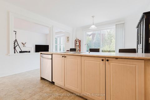Photo 7 at 49 Carnoustie Crescent, Jefferson, Richmond Hill