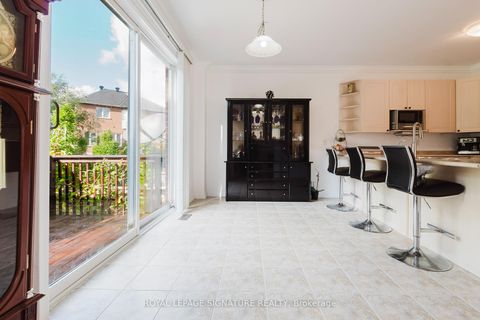 Photo 8 at 49 Carnoustie Crescent, Jefferson, Richmond Hill