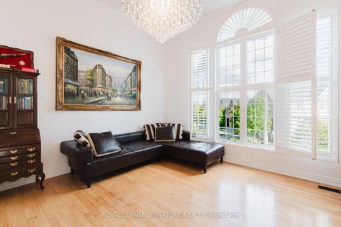 Photo 16 at 49 Carnoustie Crescent, Jefferson, Richmond Hill