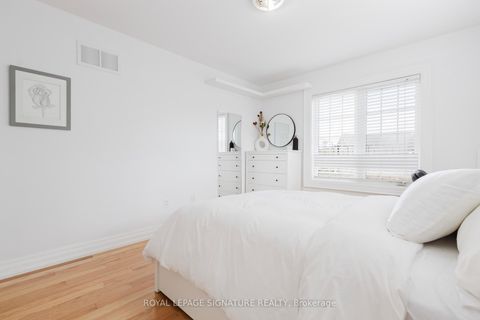Photo 22 at 49 Carnoustie Crescent, Jefferson, Richmond Hill