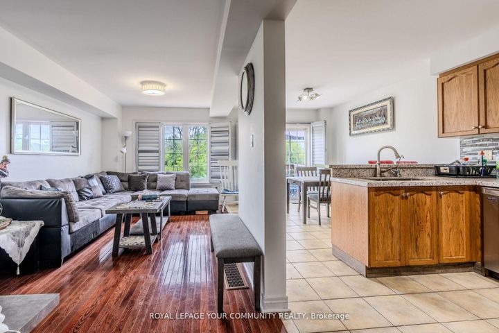 Photo 5 at 22 Panama Place, Bram East, Brampton