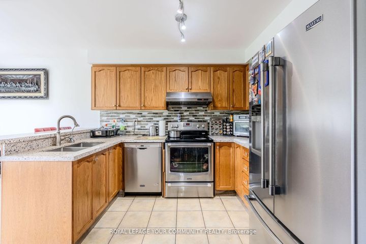 Photo 10 at 22 Panama Place, Bram East, Brampton