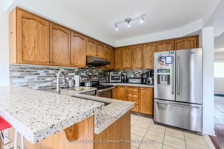 Photo 11 at 22 Panama Place, Bram East, Brampton