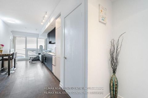 Photo 5 at 3001 - 55 Mercer Street, Waterfront Communities C1, Toronto