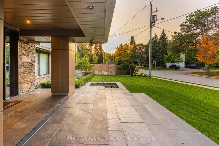 Photo 2 at 15 Salonica Road, York Mills, Toronto