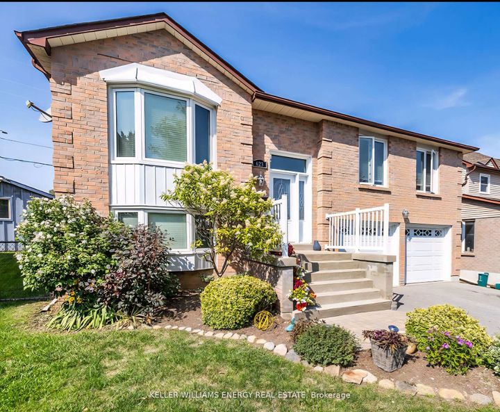 Photo 2 at 623 Dunrobin Court, McLaughlin, Oshawa