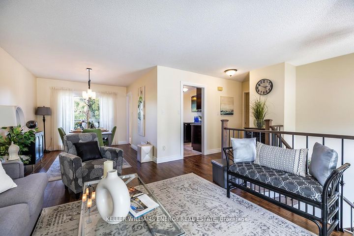 Photo 5 at 623 Dunrobin Court, McLaughlin, Oshawa
