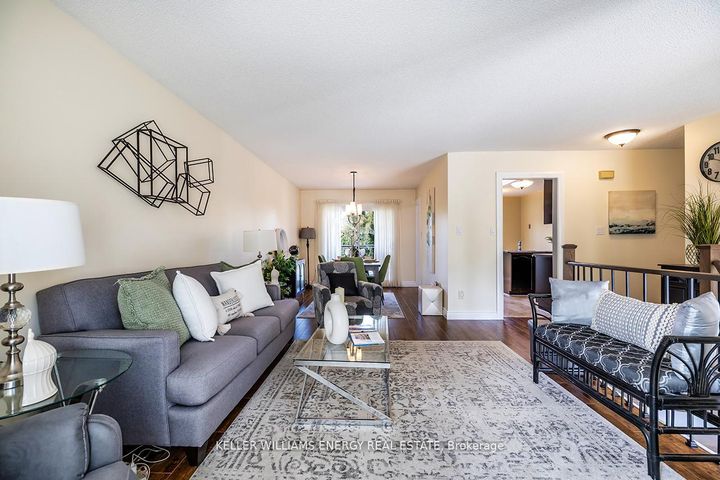 Photo 6 at 623 Dunrobin Court, McLaughlin, Oshawa